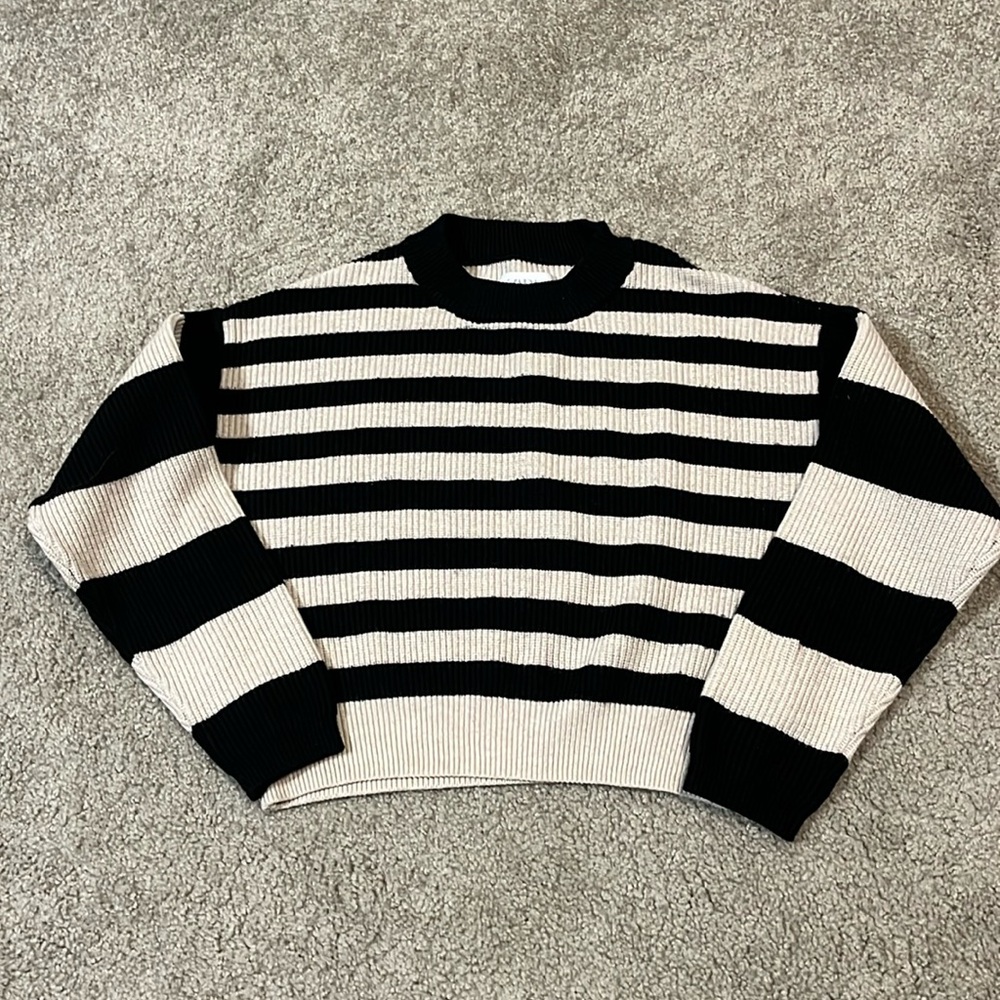 Preowned Girls stripe sweater by ZARA - size: 11-12